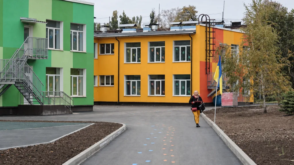 Energy efficiency and decarbonisation of buildings — Kryvyi Rih district investment priority